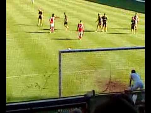 Ervin Skela verschießt Elfmeter........aber Cottbus gewinnt trotzdem^^