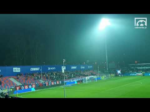Raków Częstochowa - Zagłębie Lubin 4:0. Awaria światła, jupitery zaczynają świecić