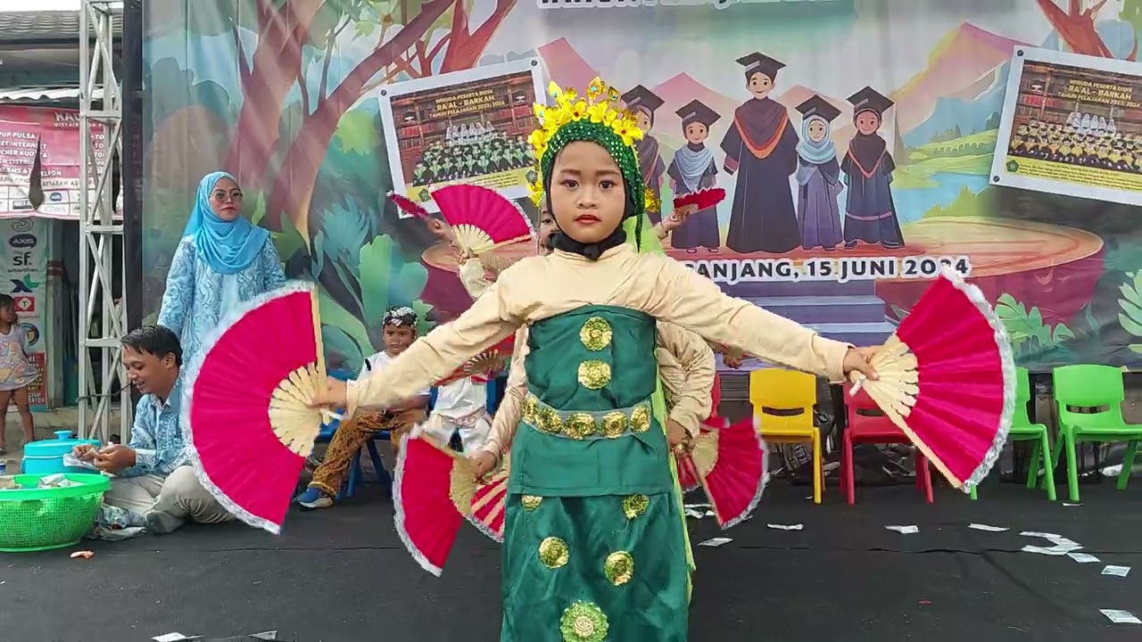 TARI KIPAS | WISUDA & PENTAS SENI RA AL - BARKAH PARUNGPANJANG