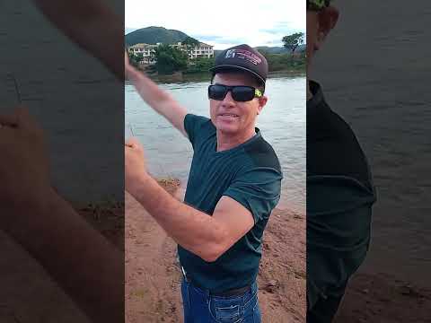 Éu conversando e mostrando as belezas do rio Araguaia Aragarças Goiás 