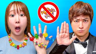 【対決】映画館にお菓子は持ち込み禁止！？バレずに映画館の持ち込み検査を突破する方法？見つかったら没収されちゃう！お友達とバレずに荷物検査を突破しよう♪