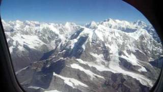 preview picture of video 'mountain flight over the Everest region - part 1.'