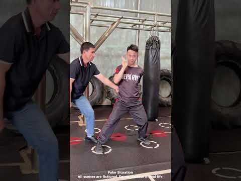 Self Defense When Cornered[4099][THAO SELF DEFENSE] #vothuat #kungfu #martialarts #shorts #defense