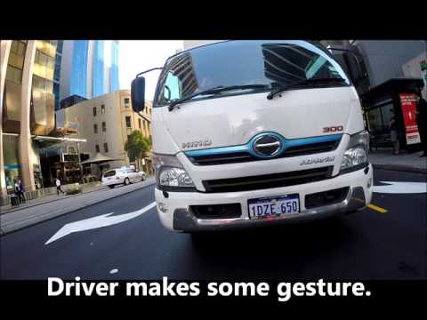 1DZE650 Mrs Macs Delivery Driver Not Suited To City Driving 5th April 2016