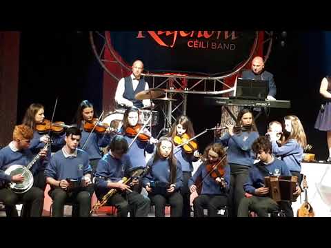 Kilfanora and St Flannans Ceili Bands at Glor Ennis.