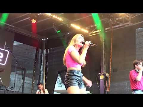 Yasmin Hutchins - Schön wenn du lachst - Live @CSD Köln / Cologne Pride 2023