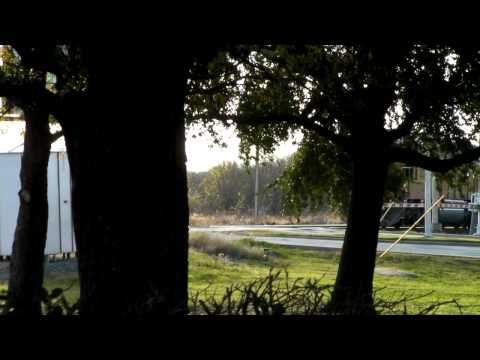 LLPX 2234 leading the UP YMQ32 in Mesquite, Tx. ©