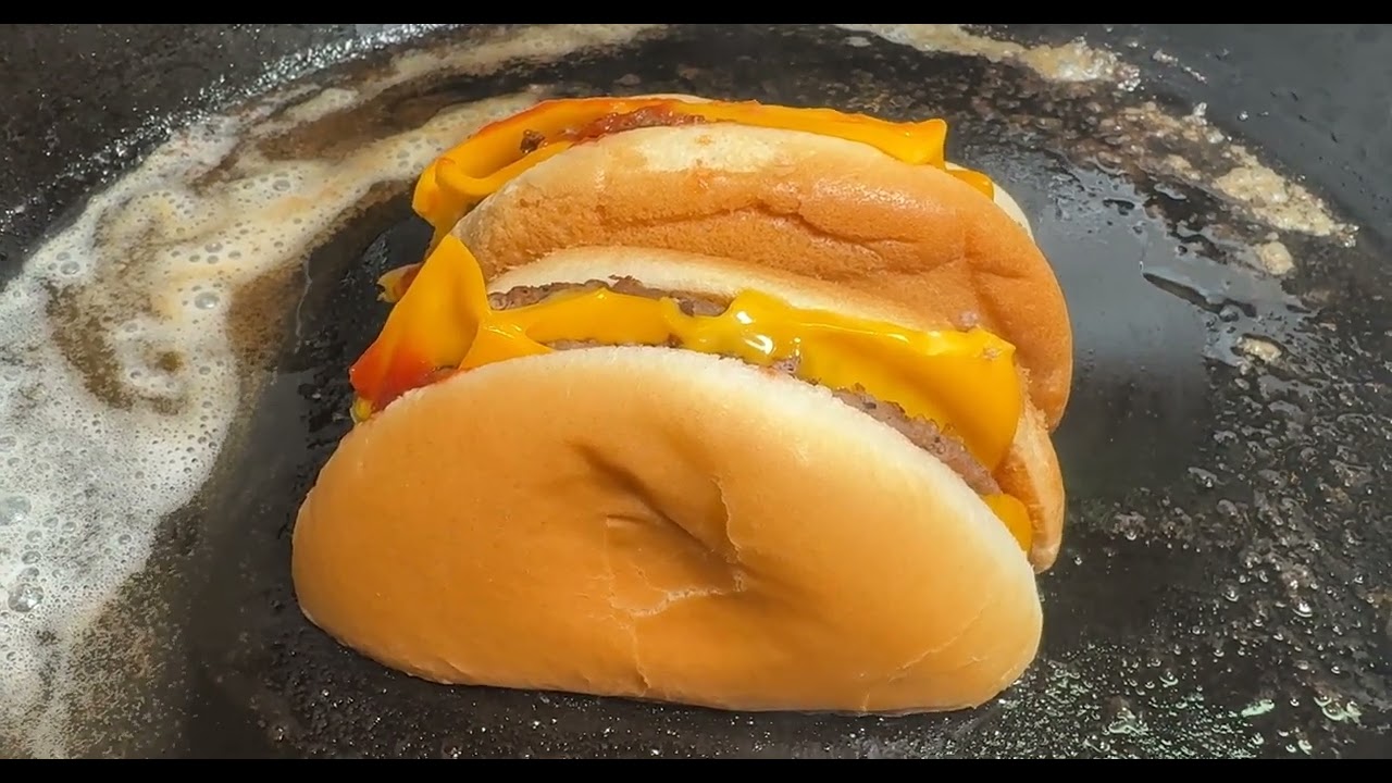 料理人・鳥羽周作シェフの「マクドナルドのダブルチーズバーガーをもっと美味しく食べる方法」は裏技でさらにウマくなる