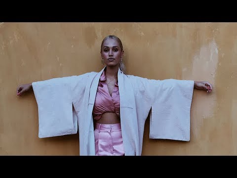 Boddhi Satva feat. Zee - Fade Away (Official Video)