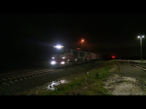 CSR010 Leads 9721V Melbourne To Dooen Container Freight - PoathTV Australian Trains & Railways