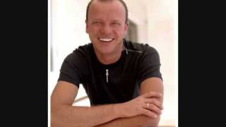 Gigi D'alessio - Nessuno te lo ha detto mai (questo sono io)