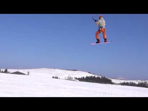 snowkite jump