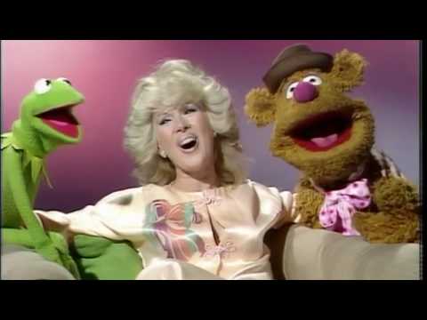 Muppet Songs: Connie Stevens, Kermit and Fozzie - Close to You