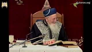 הלכות ברכות השבח  - וארא תשס"ז - מרן הרב מרדכי אליהו (הרב מרדכי אליהו זצ"ל) - התמונה מוצגת ישירות מתוך אתר האינטרנט יוטיוב. זכויות היוצרים בתמונה שייכות ליוצרה. קישור קרדיט למקור התוכן נמצא בתוך דף הסרטון