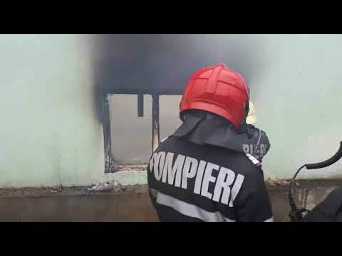 Incendiu la Poiana Ampoiului, la acoperișul unei case