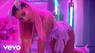 Kadr z teledysku 7 Rings tekst piosenki Ariana Grande