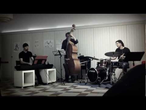 Antonello Messina (Piano) Christoph Sprenger (Double Bass) Silvano Borzacchiello (Drums) Video N.1