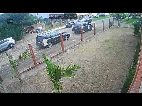 Kadinho ex-cantor do grupo Senzala perdendo a direção..