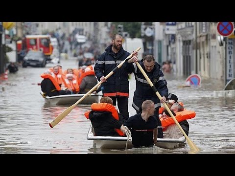 Unwetter in Frankreich: Tote Frau in überschwemmtem Haus gefunden