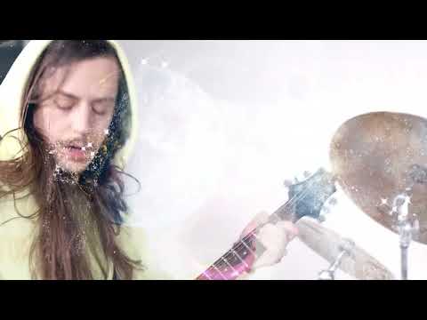 Perussastamala feat. GrimesAI - AERO (Official Video)