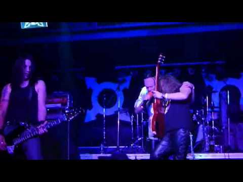 Guns 'n Roses tribute - Dust 'n Bones - Welcome to the Jungle (LIVE 2009)