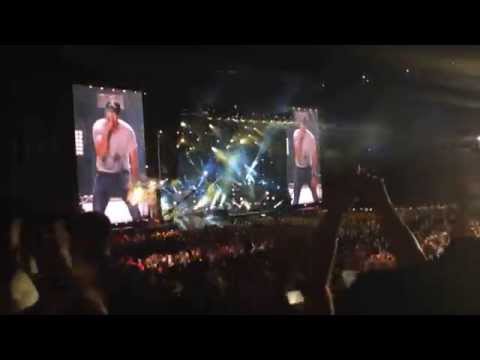 Luke Bryan: Country Girl (Shake It For Me), Live at CMA Fest 2014 (HD)