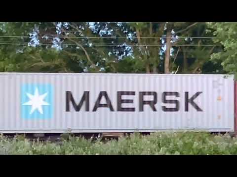 90004 + 90048 working 4M87 from Felixstowe North FL Terminal to Trafford Park Freightliner Terminal