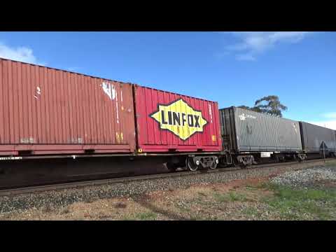 NR 37 & 29 on 6SP5  is crossing over Christmas Road in GRASS VALLEY.