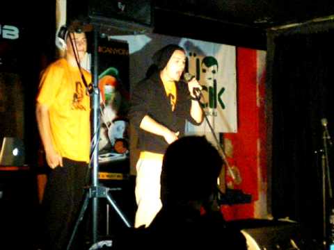 Mc Krolik Vs  To4ka (Kuria) (Groove on 4)