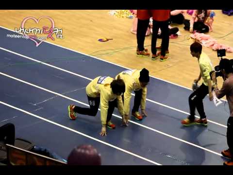 [FANCAM] 120108 Niel re-enacts his fall from hurdles event