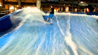 preview picture of video 'me riding the flowrider at Silver Rapids Indoor Waterpark'