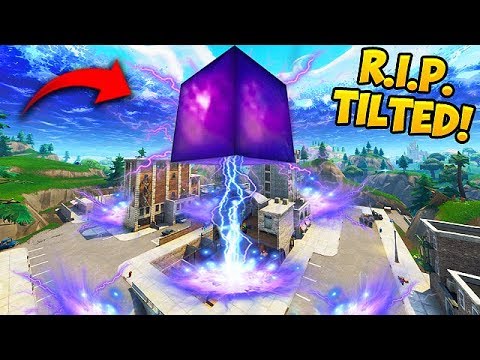 CUBE *DESTROYS* BUILDING IN TILTED TOWERS! - Fortnite Funny Fails and WTF Moments! #326 Video