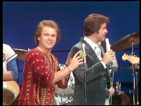 American Bandstand 1976- Interview Little River Band