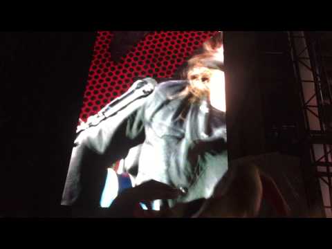 Foo Fighters Milton Keynes 5 Sep 2015 - Under Pressure feat. Roger Taylor