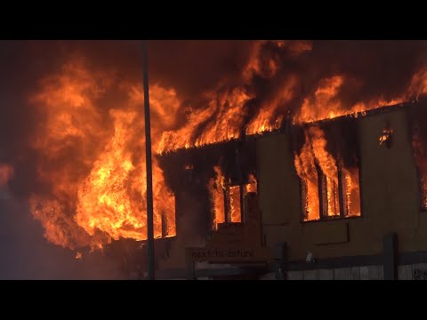*Pre-Arrival* RAW: 4th of July Tacoma 2 Alarm Commercial Fire