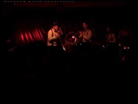 Time Rag Department @ Villa Neukölln 2018 - 5) Sie will nicht Blumen und nicht Schokolade