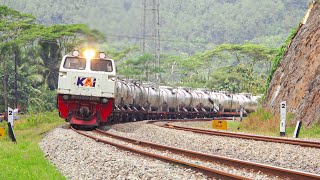 Download lagu KERETA API PANJANG‼️ MENEMUKAN 19 KERETA API TANGKER DAN SEMEN DI PERLINTASAN DAN TIKUNGAN mp3 Download lagu KERETA API PANJANG‼️ MENEMUKAN 19 KERETA API TANGKER DAN SEMEN DI PERLINTASAN DAN TIKUNGAN mp3