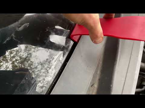 How to remove the Scuttle Panel on an AUDI A3 8P