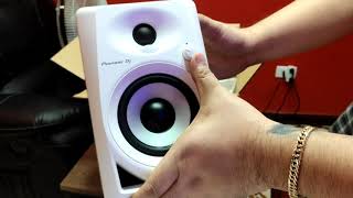 Video thumbnail for Unboxing/Test Pioneer Dj Dm-40 White by QuinginamoTV