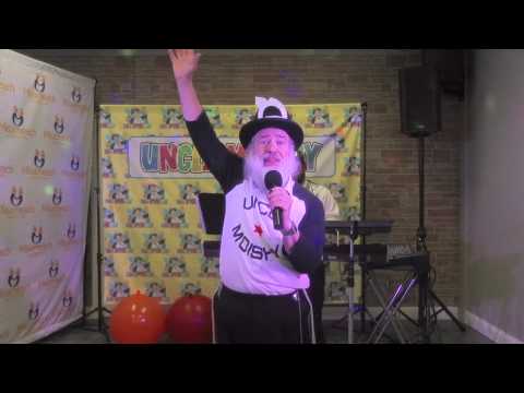 Uncle Moishy sings at Misameach!