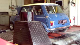 preview picture of video '1380cc Austin Mini being tuned'