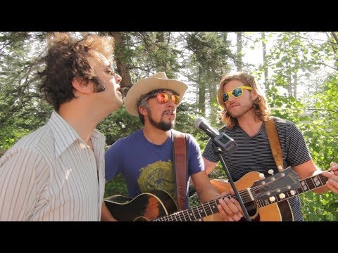 Black Lillies - River Rolls (Creekside Sessions)