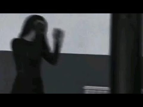 ايديت حزين على اغنية(قولوا لها انني لازلت اهواها) تأخذ الفكرة حلالك بس منشن.