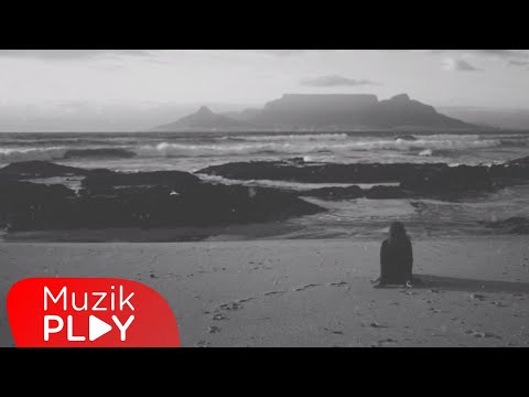 Emre Karaağaç - Yabancı (Official Lyric Video)