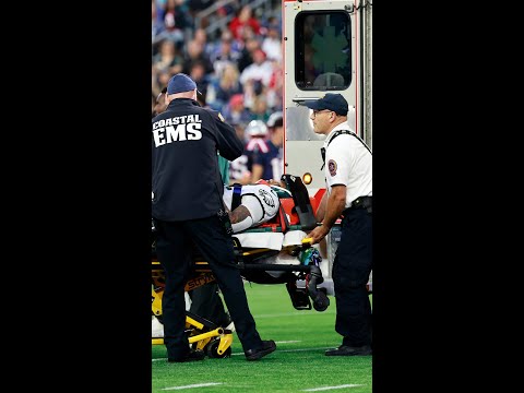 Eagles’ Ja’Quinden Jackson taken off field in ambulance