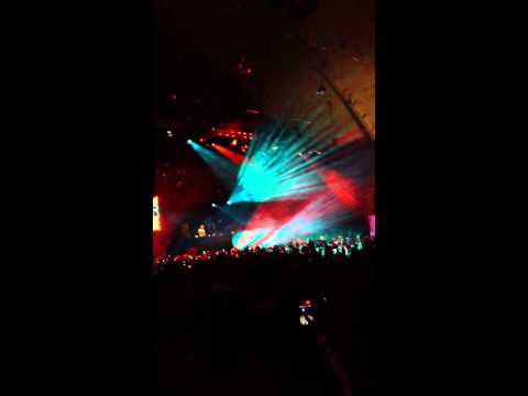 Armin drops Mr. Brightside at DC Armory