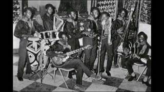 preview picture of video 'Yimbi (Franco) - Franco & L'O.K. Jazz 18-12-1958'