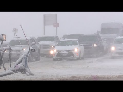 More than 150 vehicles stranded on I-25 in Douglas County after blizzard