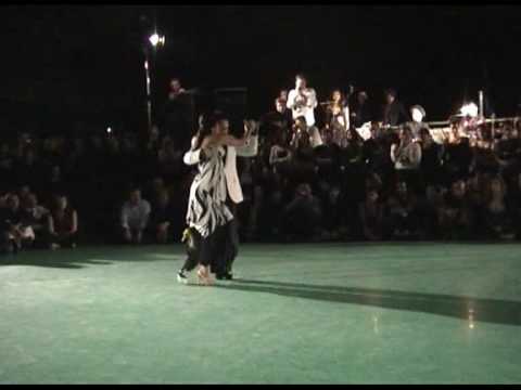  Dana Frigoli  and  Pablo Villarraza  are  dancing  to  a  tango