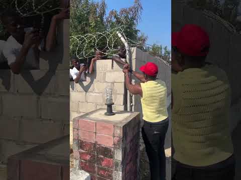 Landrick para para cantar com os fãs a música "Babete" #fy #landrick #babete #zouk #viral